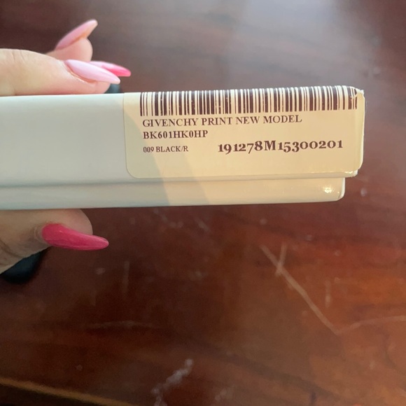 Givenchy iPhone X Case!!! 100% authentic - Picture 4 of 11